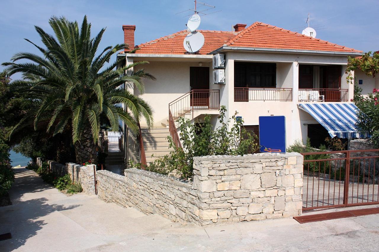 Apartments By The Sea Maslinica, Solta - 774 Grohote Exteriör bild